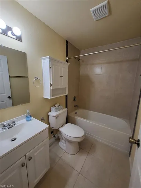 4525 SW 8th Place