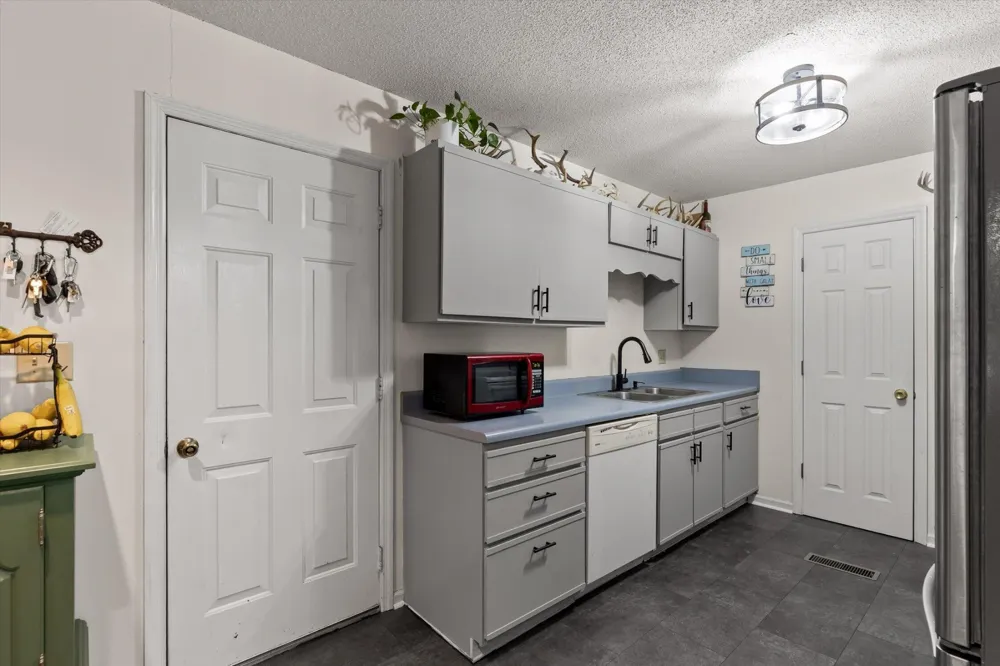 1884 Peavine Road Rock Spring, GA 30739