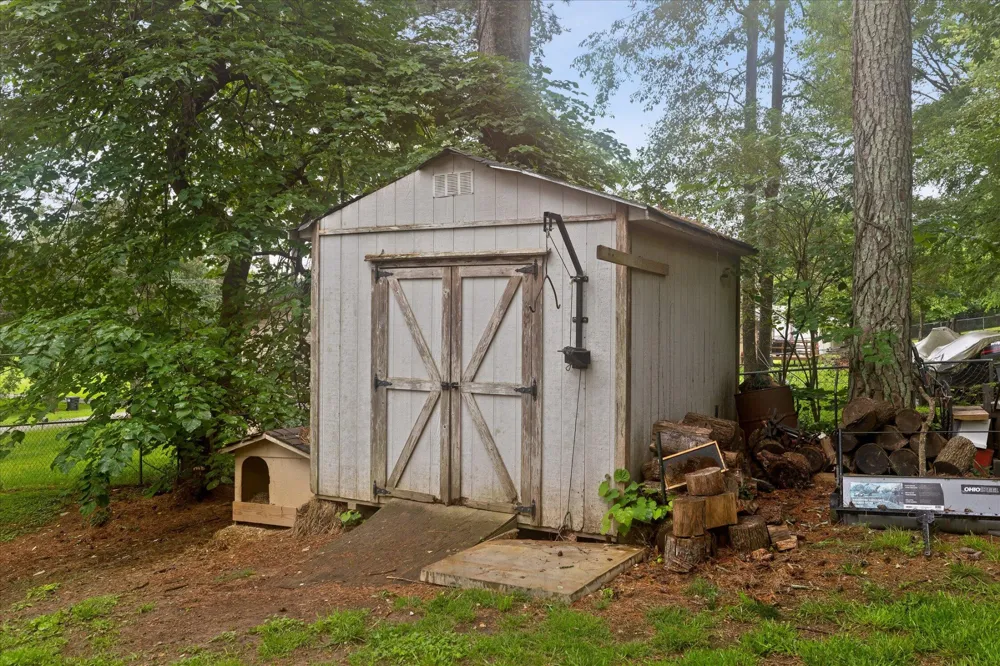 1884 Peavine Road Rock Spring, GA 30739