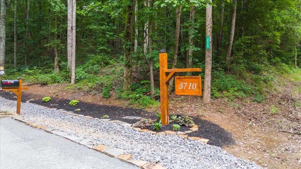 3710 River Road Decatur, TN 37322