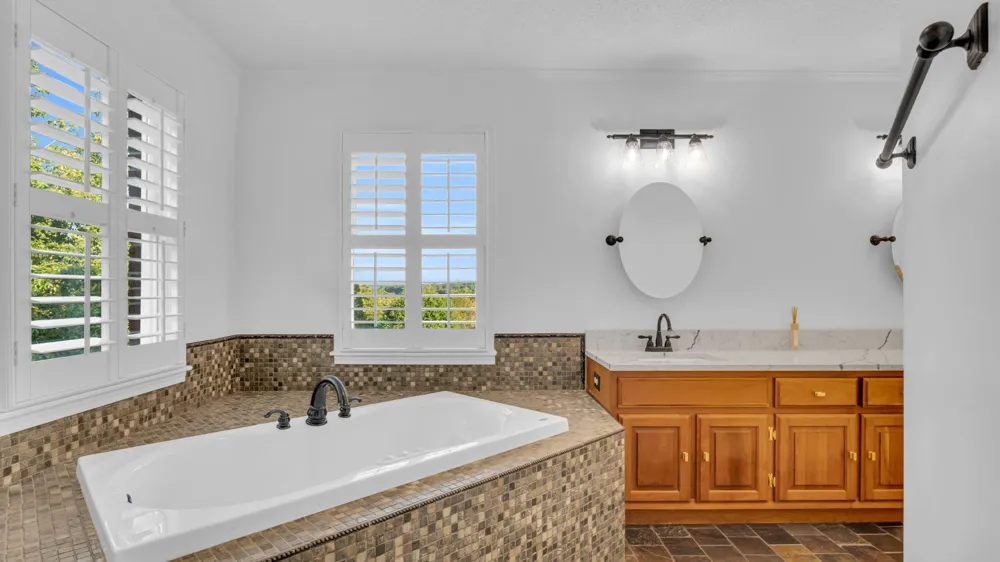 3046 Hawthorne Street Athens, TN 37303