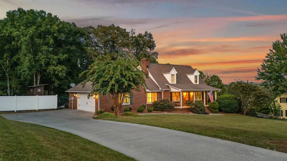 3046 Hawthorne Street Athens, TN 37303