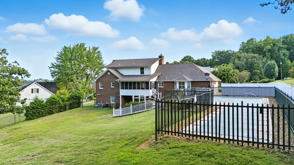 3046 Hawthorne Street Athens, TN 37303