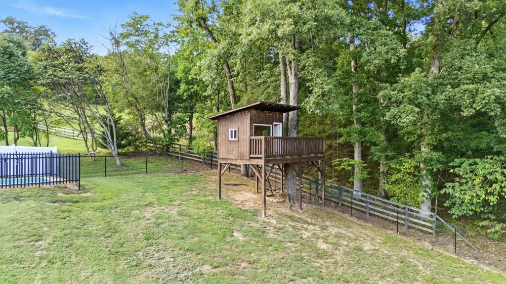 3046 Hawthorne Street Athens, TN 37303