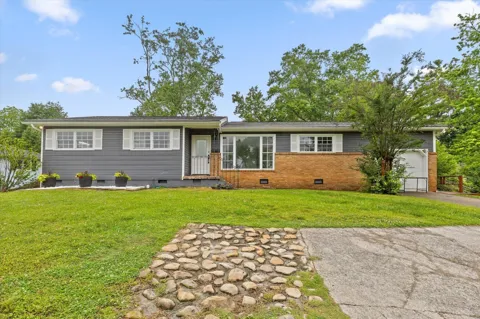 5742 Lyle Circle