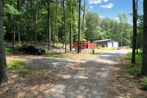 686 Welcome Valley Road
