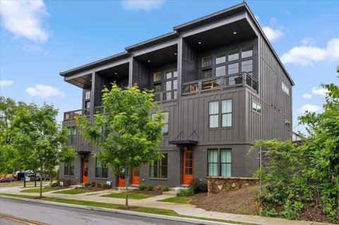 724 Belletrace Circle
