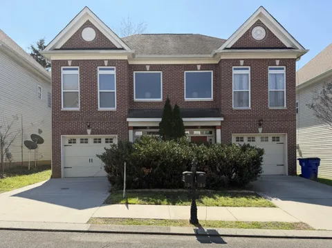136 Emmyllie Court NE