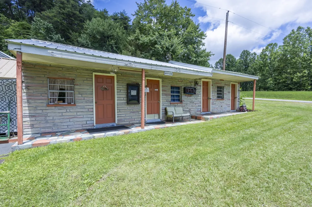 19853 U.S. 64 Murphy, NC 28906