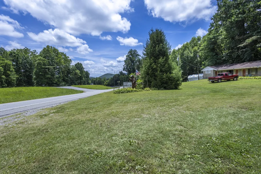 19853 U.S. 64 Murphy, NC 28906