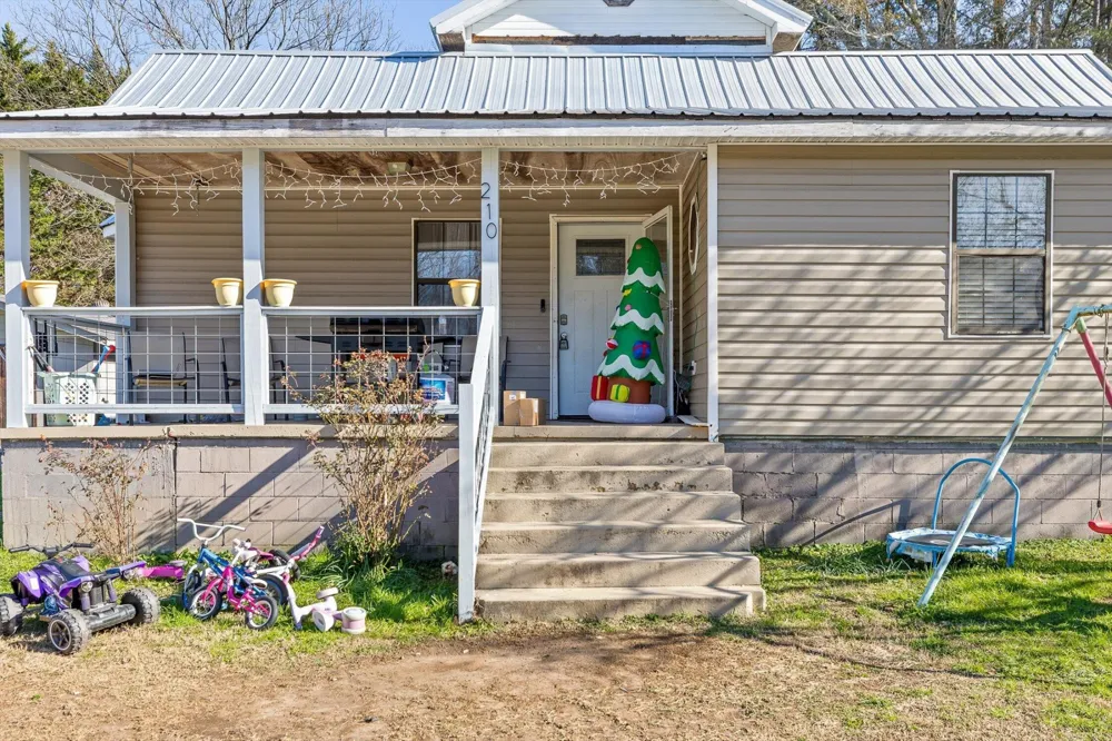 210 Wheeler Avenue Chickamauga, GA 30707