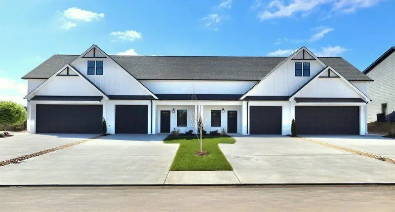 3244 Green Turtle Lane NE Cleveland, TN 37323