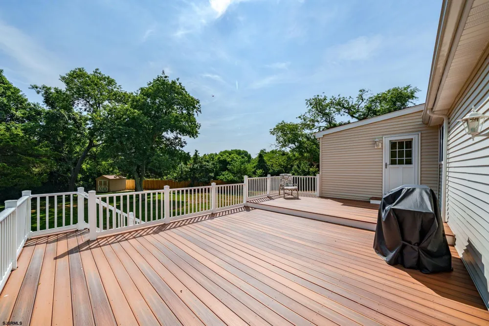 11 Lake Corson Ln Marmora, NJ 08223