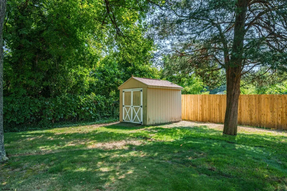 11 Lake Corson Ln Marmora, NJ 08223
