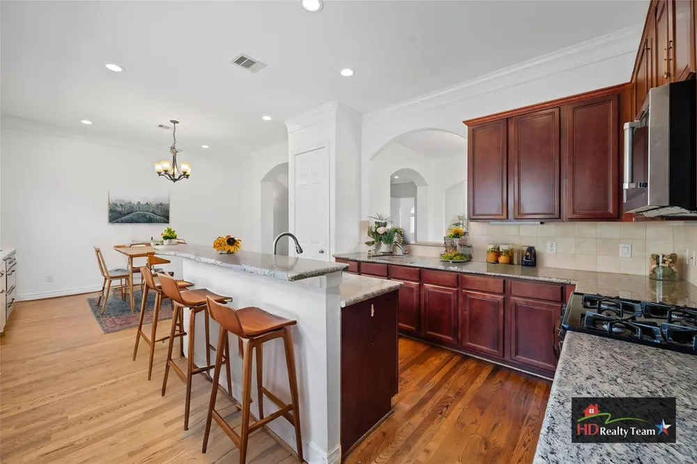 2716 Sherwin Street Houston, TX 77007