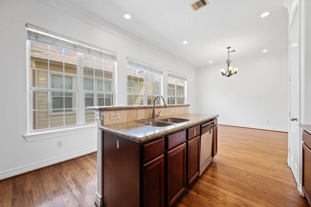 2716 Sherwin Street Houston, TX 77007