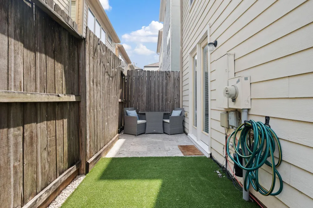2716 Sherwin Street Houston, TX 77007