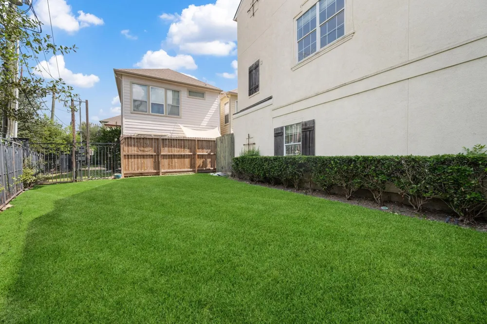 2716 Sherwin Street Houston, TX 77007