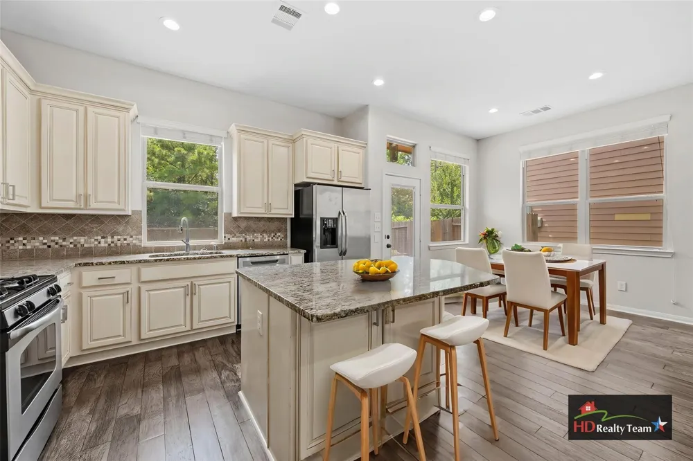 78 Cheswood Manor Drive The Woodlands, TX 77382