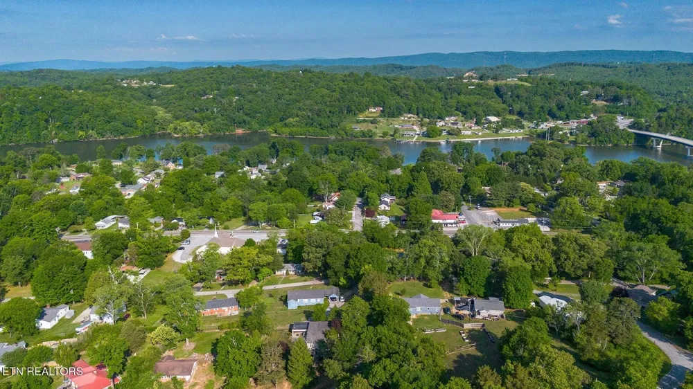 617 Mill Street Kingston, TN 37763