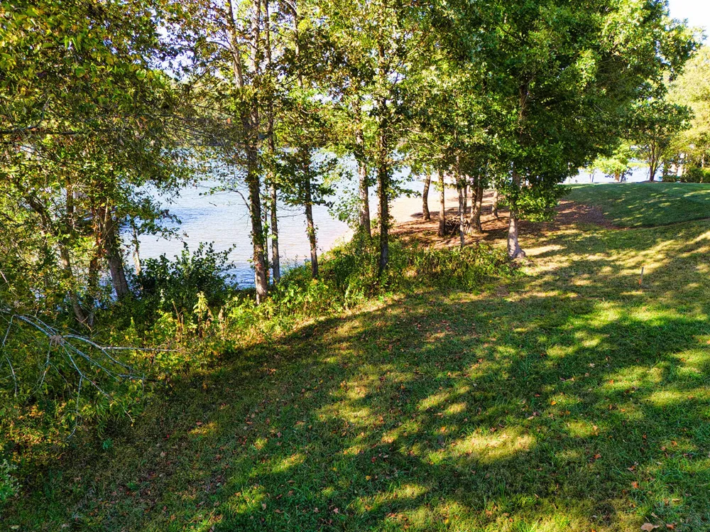 30 Morning Dove Drive Vonore, TN 37885