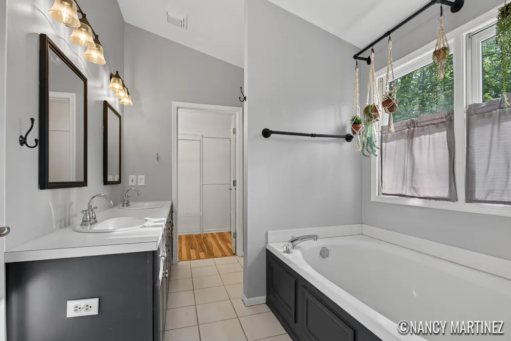2554 Woodcreek Court SE Kentwood City, MI 49546