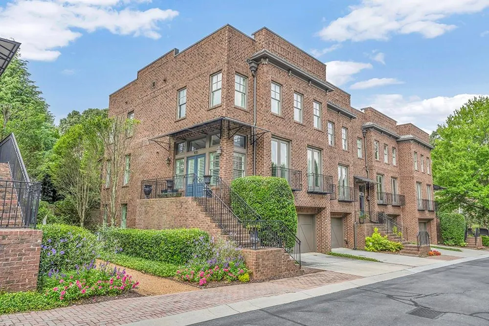 440 Canton Walk Roswell, GA 30075