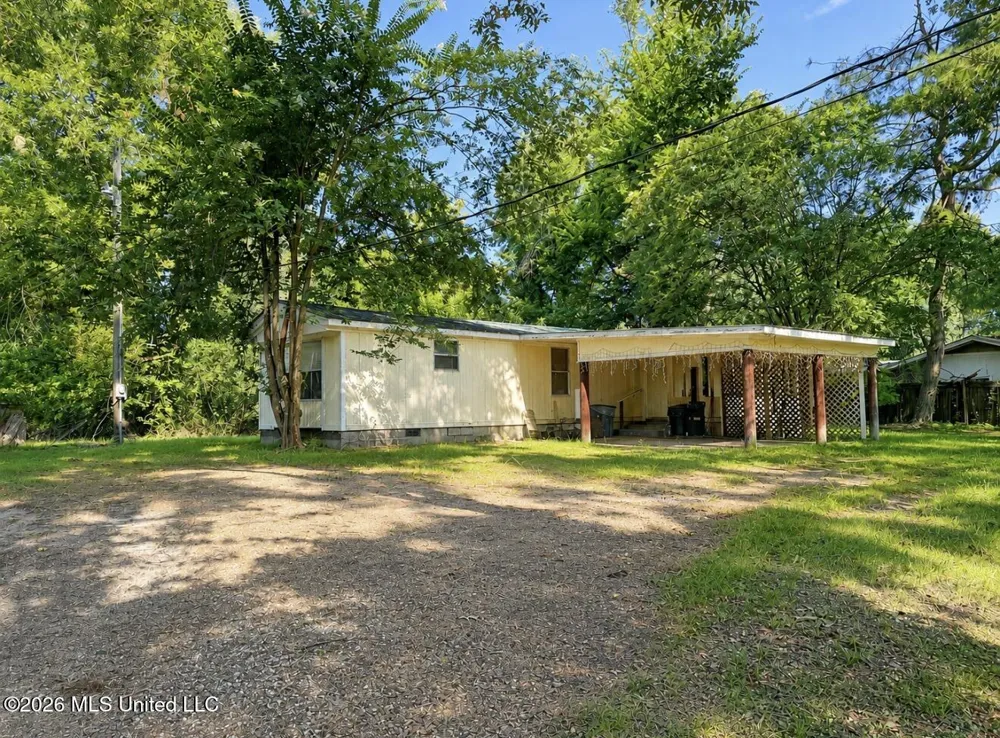 62 Russ Carter Lane Yazoo City, MS 39194