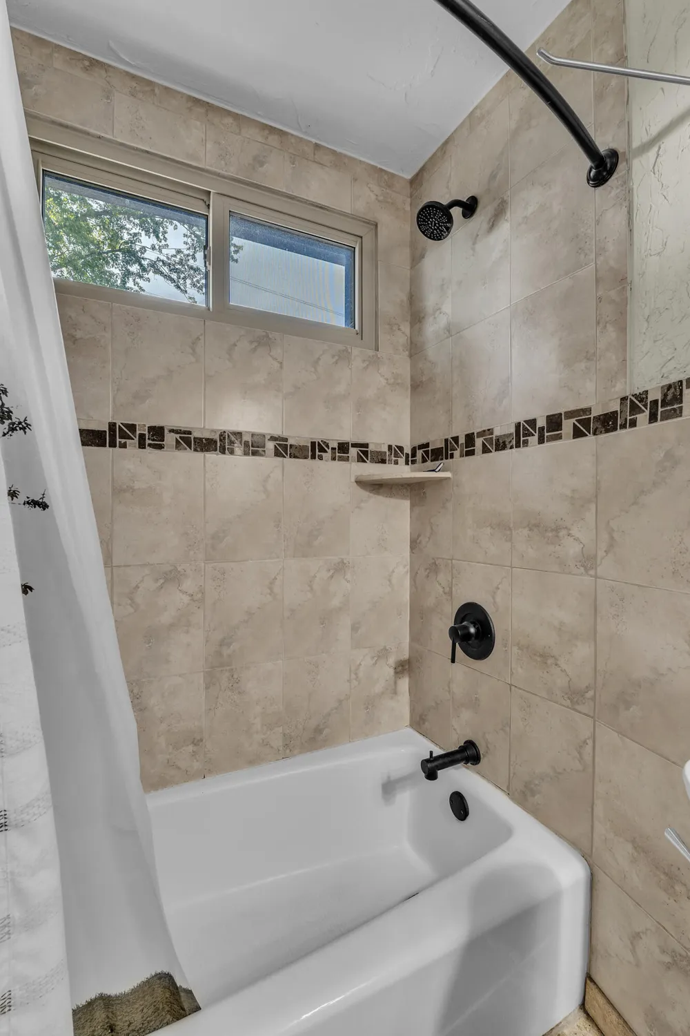 11148 Jackson Street Belleville, MI 48111