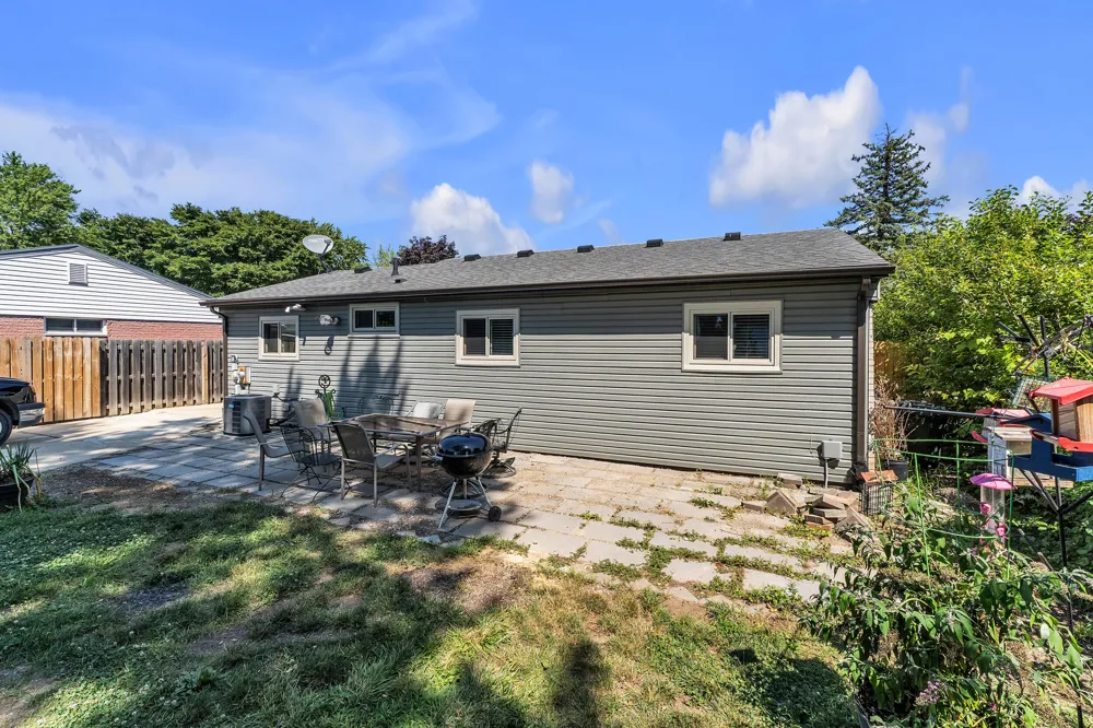 11148 Jackson Street Belleville, MI 48111