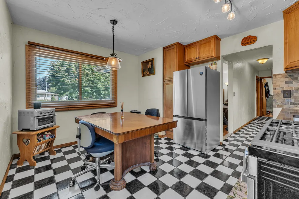 11148 Jackson Street Belleville, MI 48111