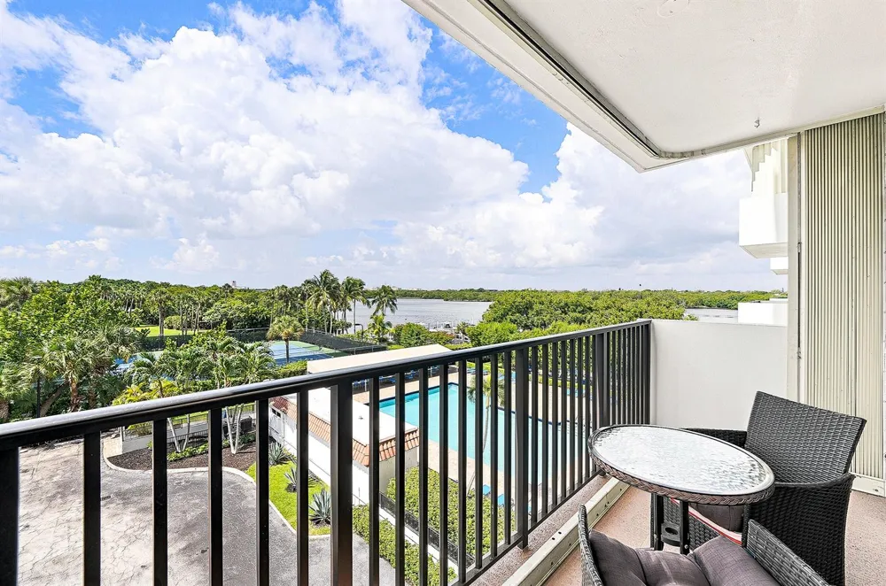 2121 OCEAN BOULEVARD #405W Boca Raton, FL 33431