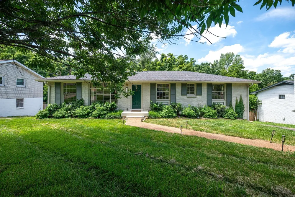 317 Bonnavue Dr Hermitage, TN 37076