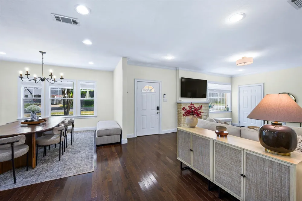5223 Denton Drive Dallas, TX 75235