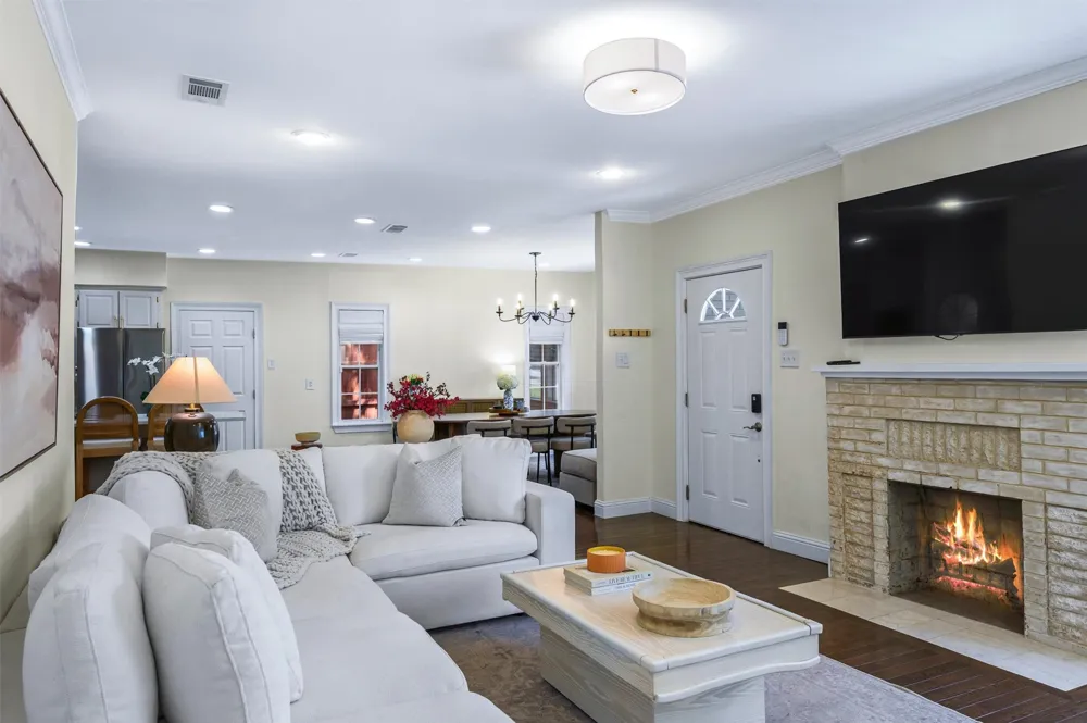 5223 Denton Drive Dallas, TX 75235