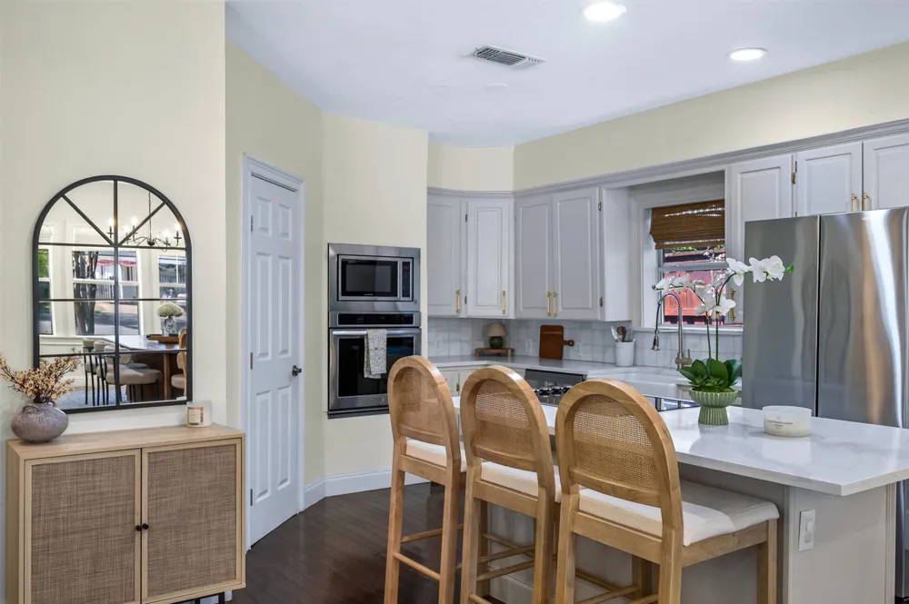 5223 Denton Drive Dallas, TX 75235