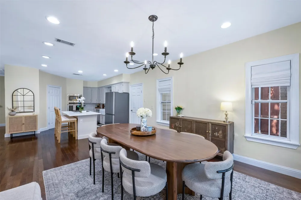 5223 Denton Drive Dallas, TX 75235