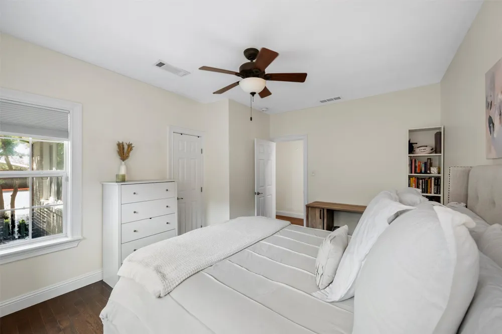 5223 Denton Drive Dallas, TX 75235