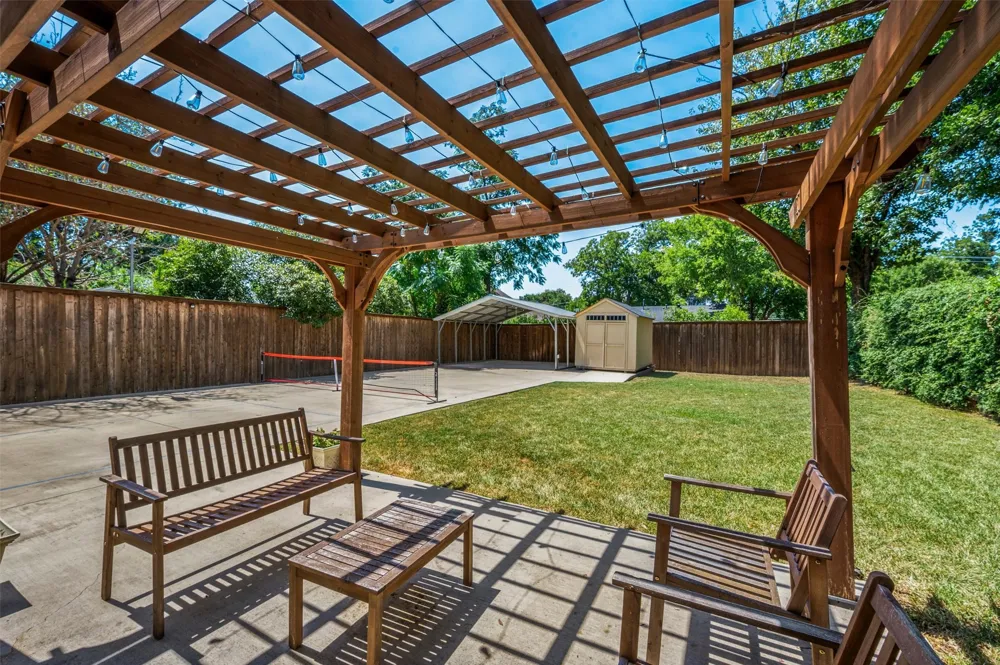 5223 Denton Drive Dallas, TX 75235