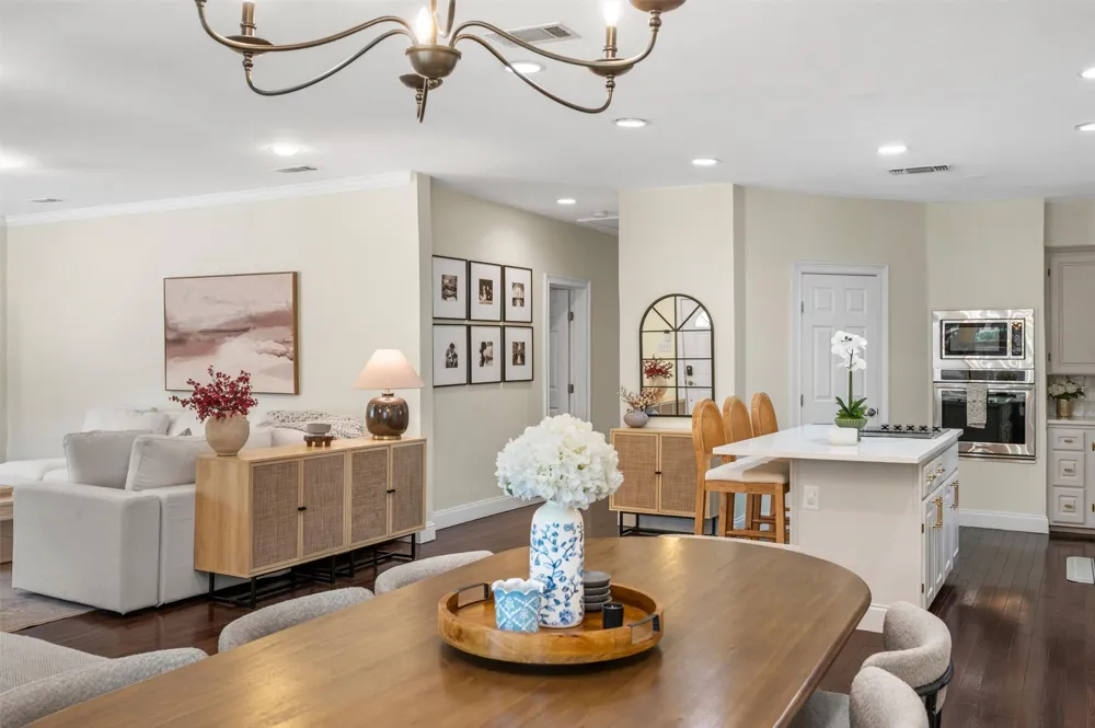 5223 Denton Drive Dallas, TX 75235