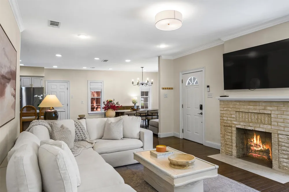 5223 Denton Drive Dallas, TX 75235