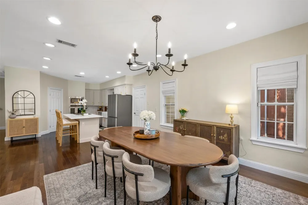 5223 Denton Drive Dallas, TX 75235