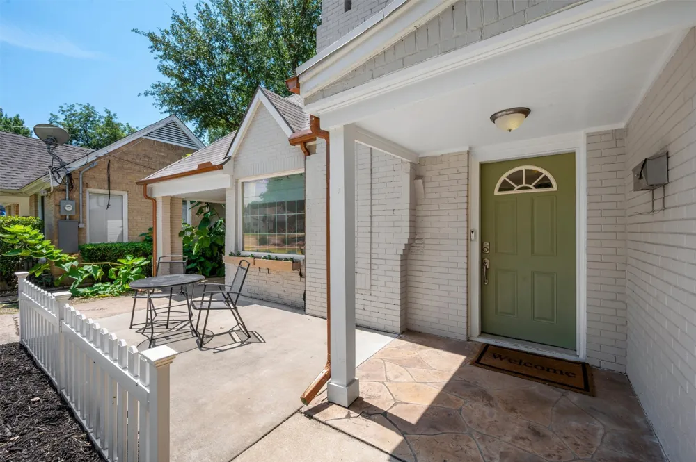 5223 Denton Drive Dallas, TX 75235
