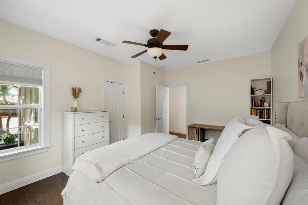5223 Denton Drive Dallas, TX 75235