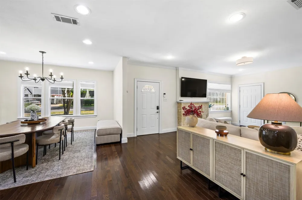 5223 Denton Drive Dallas, TX 75235