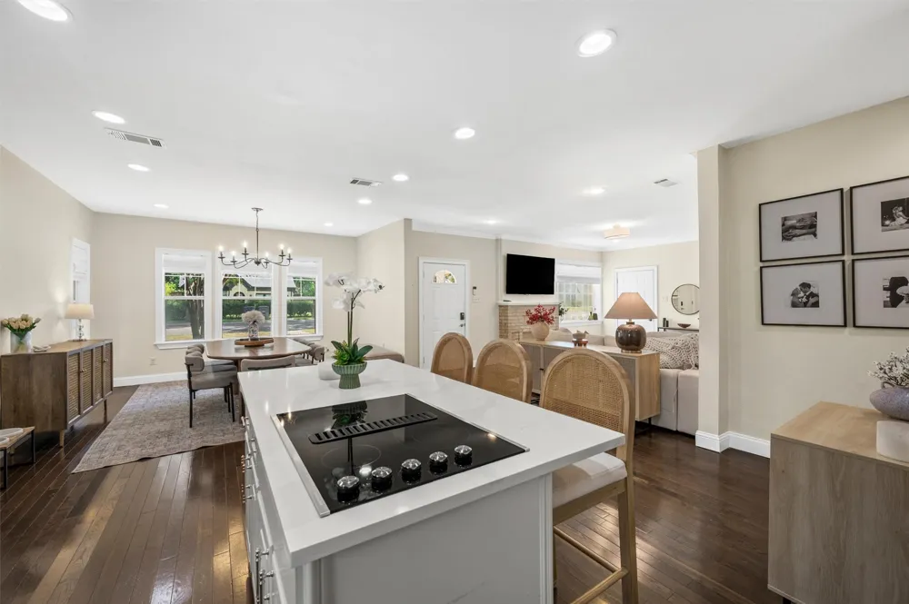 5223 Denton Drive Dallas, TX 75235