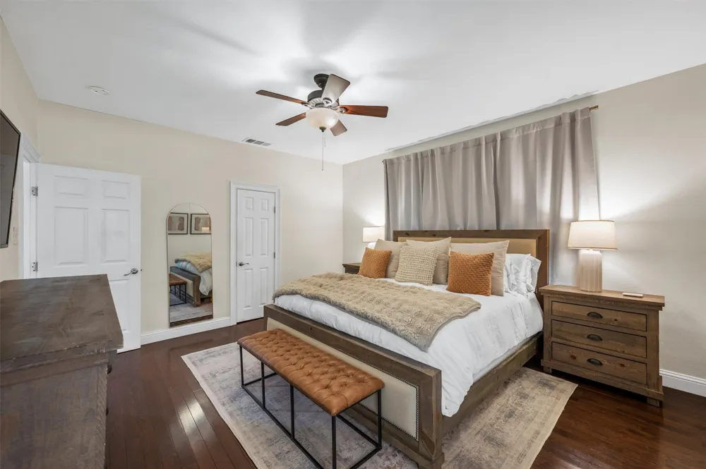 5223 Denton Drive Dallas, TX 75235