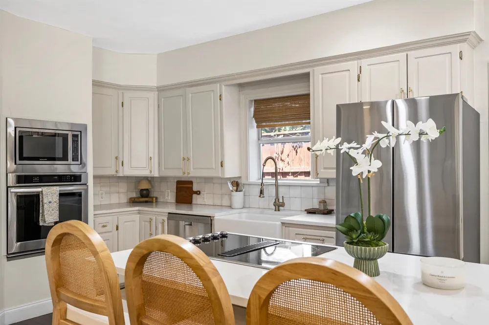 5223 Denton Drive Dallas, TX 75235