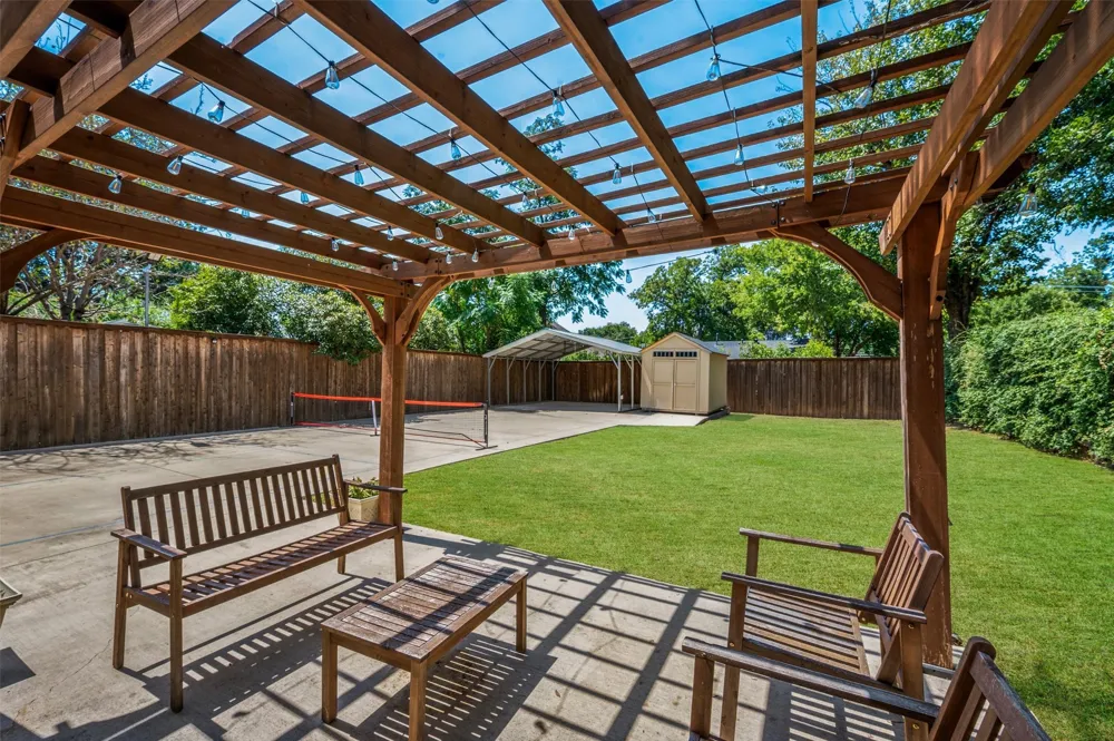 5223 Denton Drive Dallas, TX 75235