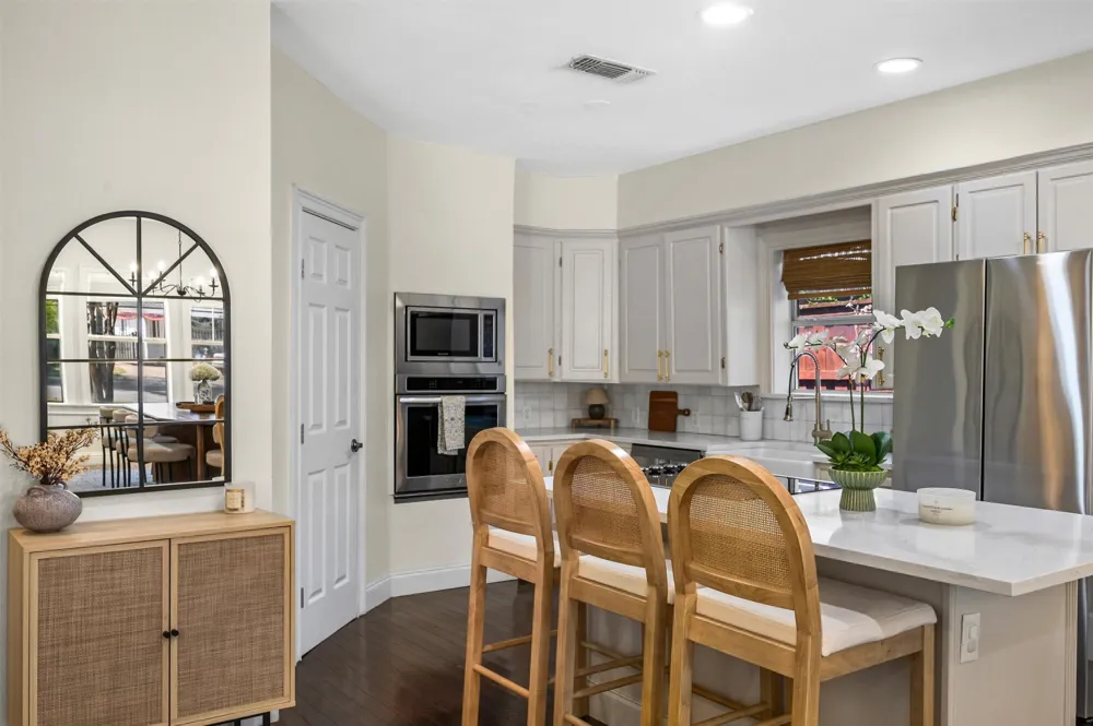5223 Denton Drive Dallas, TX 75235